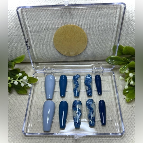 Reusable press on nails multi blue with marble accent nails size M - Picture 1 of 5